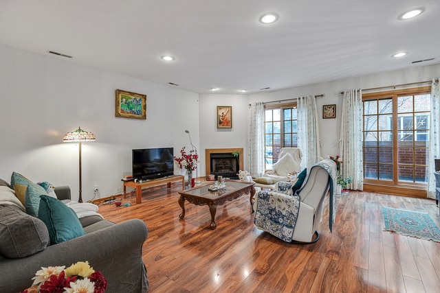 Building Photo - 727 S Ashland Ave