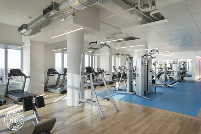 Foto del edificio - 300 Ashland Pl