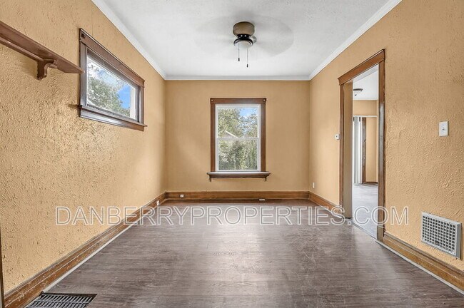 Foto del edificio - 2416 Lawton Ave