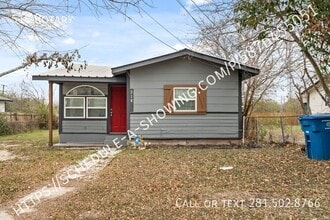 Building Photo - 518 Rotary