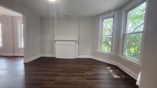 Foto del edificio - 2330 W Erie St