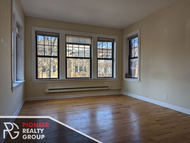 Foto del edificio - 4407 N Wolcott Ave