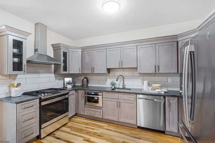 Primary Photo - 501 S Ave W