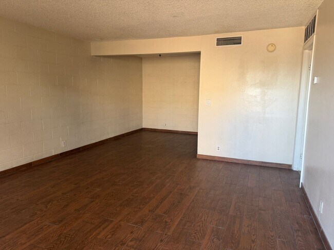 Foto del edificio - 1 Bedroom 1 Bath In Central Las Vegas
