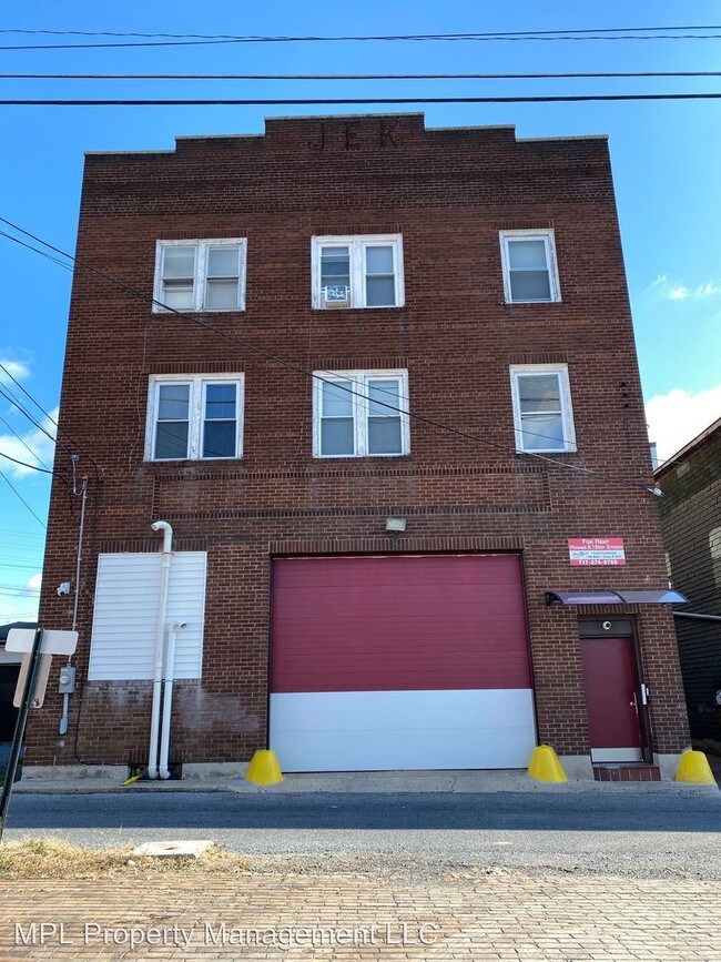 Building Photo - 221 N 8th St