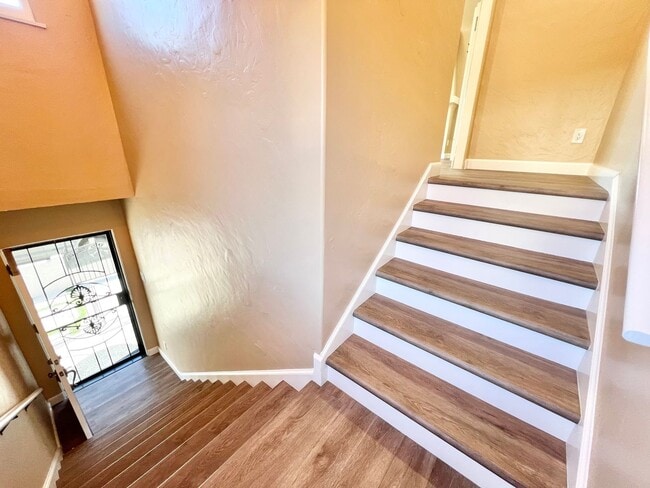 Building Photo - 235 Pomona Ave