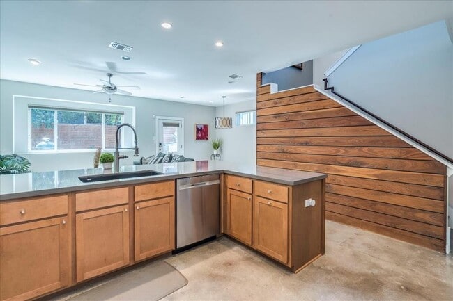 Building Photo - 3505 Villa Ct