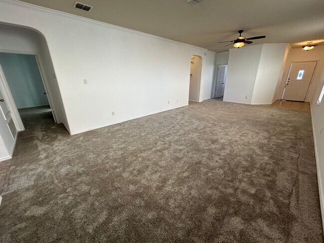 Foto del edificio - AVAILABLE NOW! 3 Bedroom / 2 Bath Home Nea...