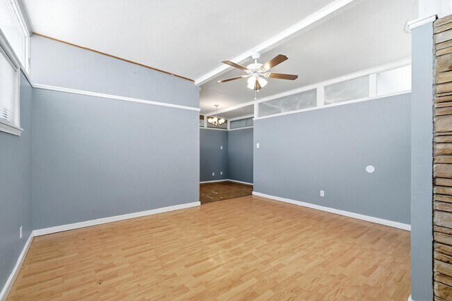 Foto del edificio - 1317 Peach St