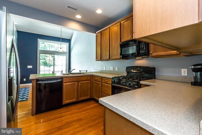 Foto del edificio - 684 Churchill Rd