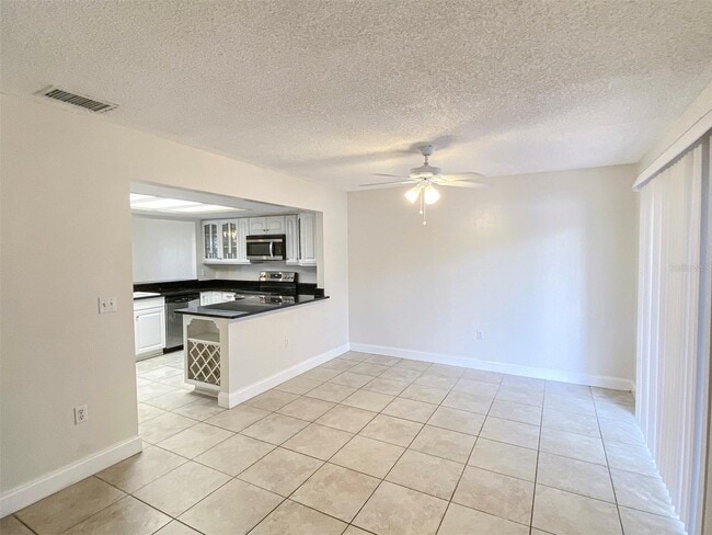 Foto del edificio - 955 Sunridge Dr