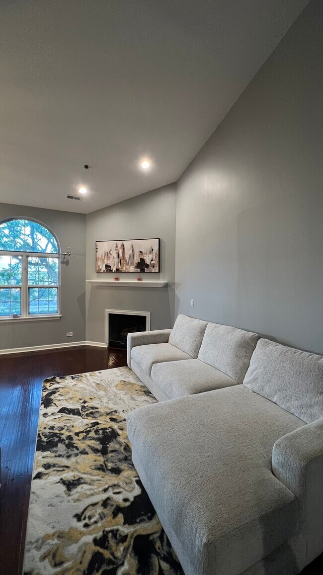 Foto del edificio - 475 Scots Dr