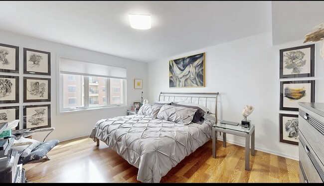 Building Photo - 5000 Oakton St