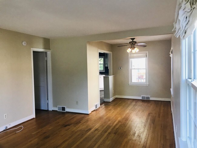 Building Photo - 2604 N Winchester St