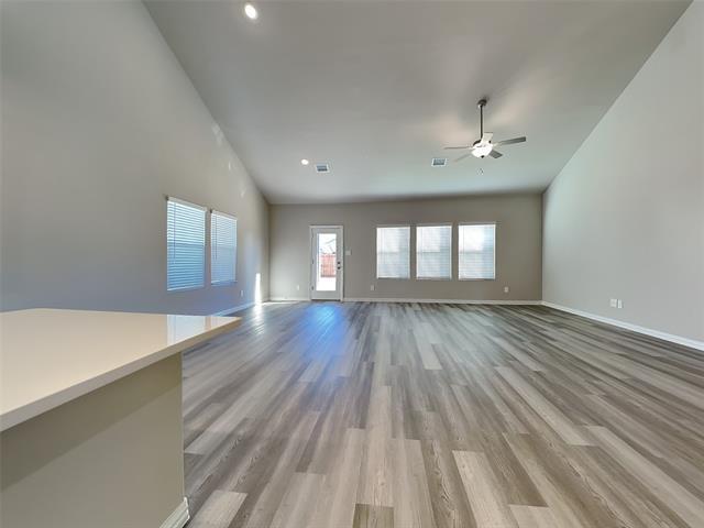 Foto del edificio - 710 Moonlight Pl
