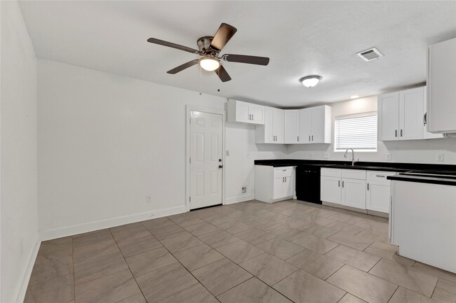 Building Photo - 16003 Birch Vale Dr