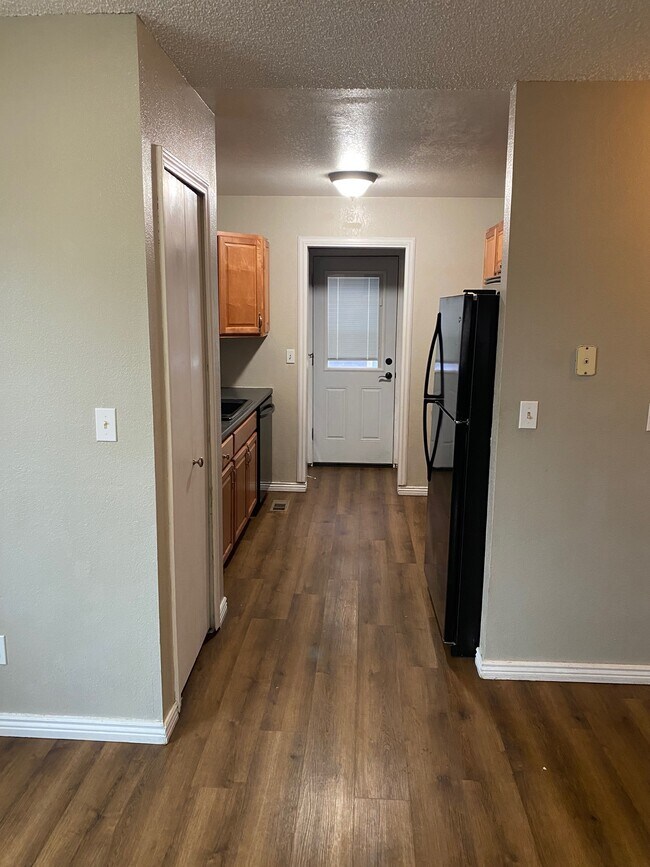 Building Photo - 6225 Desoto Dr
