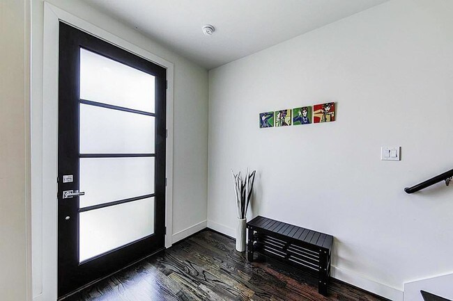 Foto del edificio - 1704 Alamo St