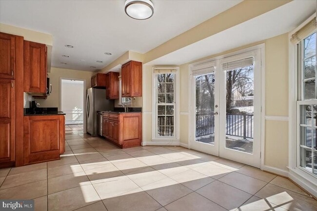 Building Photo - 1221 Forestville Dr