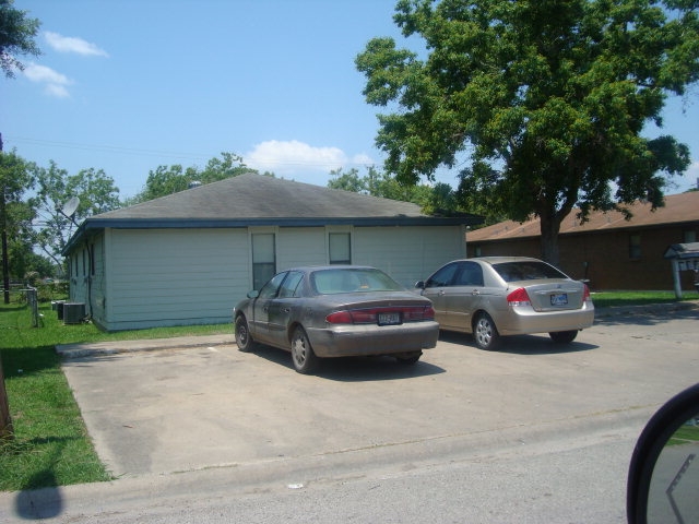 Building Photo - 1609 Meadowview