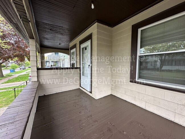 Foto del edificio - Spacious 3 Bedroom Townhome for Rent in Ro...