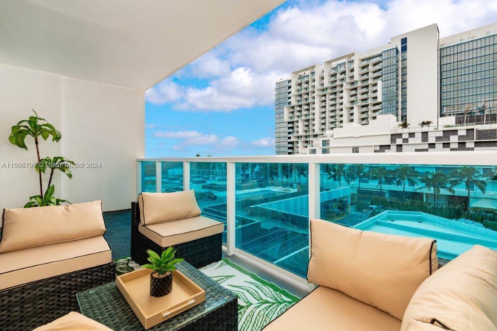 Foto principal - 2301 Collins Ave