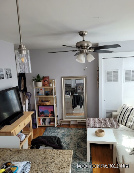 Building Photo - 28 Fleet St