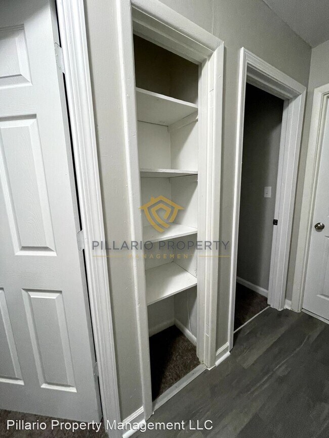 Building Photo - 3 br, 1 bath House - 2928 E 34th St