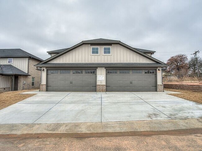 Building Photo - 12000 Rhya Ln