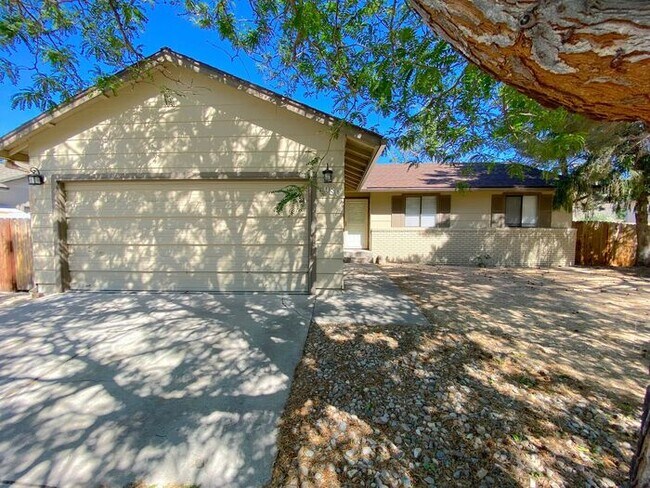 Foto del edificio - SE Reno Single Story House - Beautiful Pastoral/Mountain Views