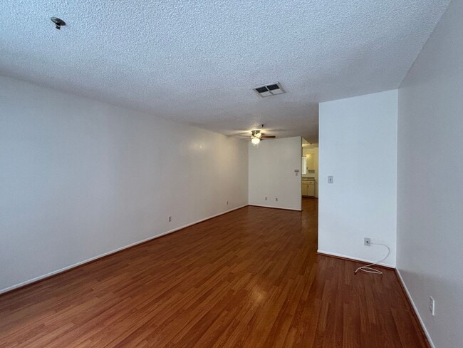 Building Photo - 403 Porter St