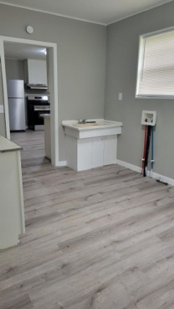 Building Photo - Gorgeous 2br/1ba home, recently remodeled,...