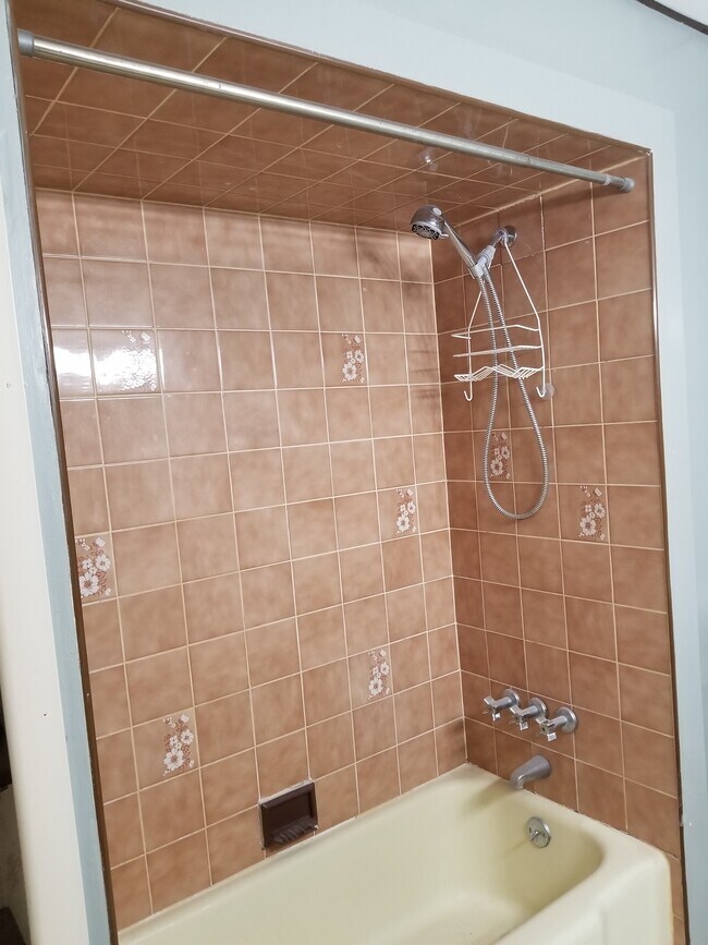 Building Photo - 9417 96th St