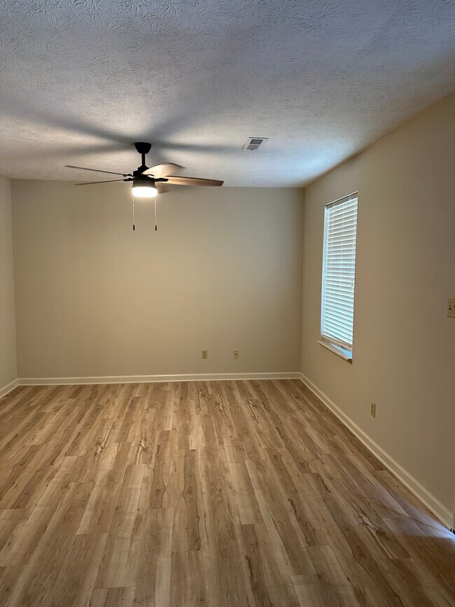 Sala de estar - 5425 Jacksboro Pike