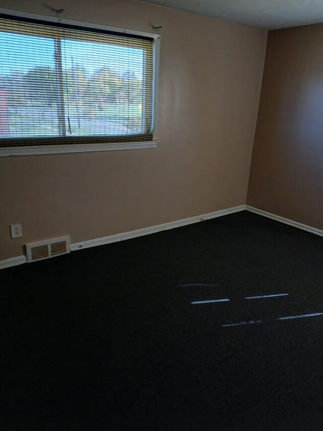 9501 Brace St, Detroit, MI 48228 Townhome Rentals in Detroit MI