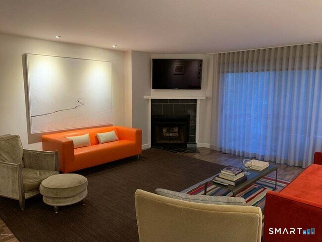 Foto del edificio - 213 River Rd Ext