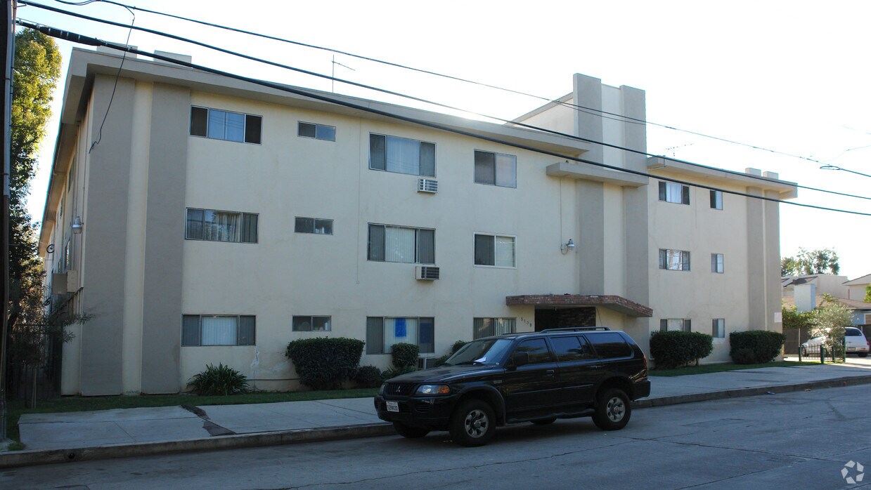 5138 Denny Ave, North Hollywood, CA 91601 Apartments in North