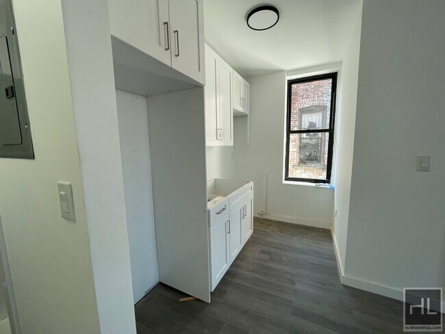 Foto del edificio - 1796 Nostrand Ave.