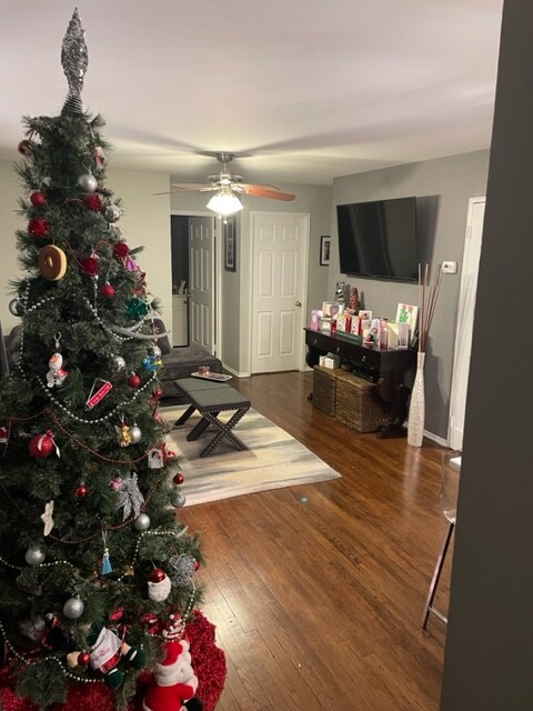 Foto del edificio - 647 Hollywood Ave