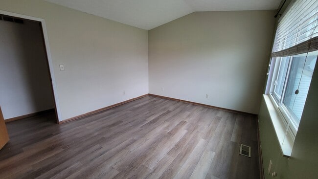 master bed - 2432 Sawbury Blvd