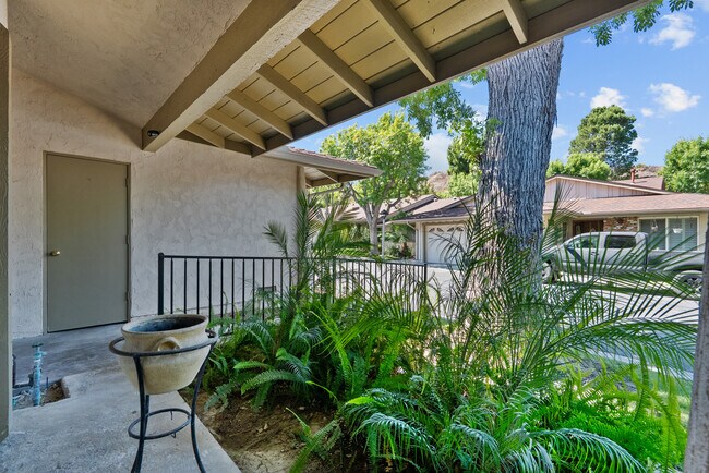 Building Photo - 26851 Oak Branch Cir