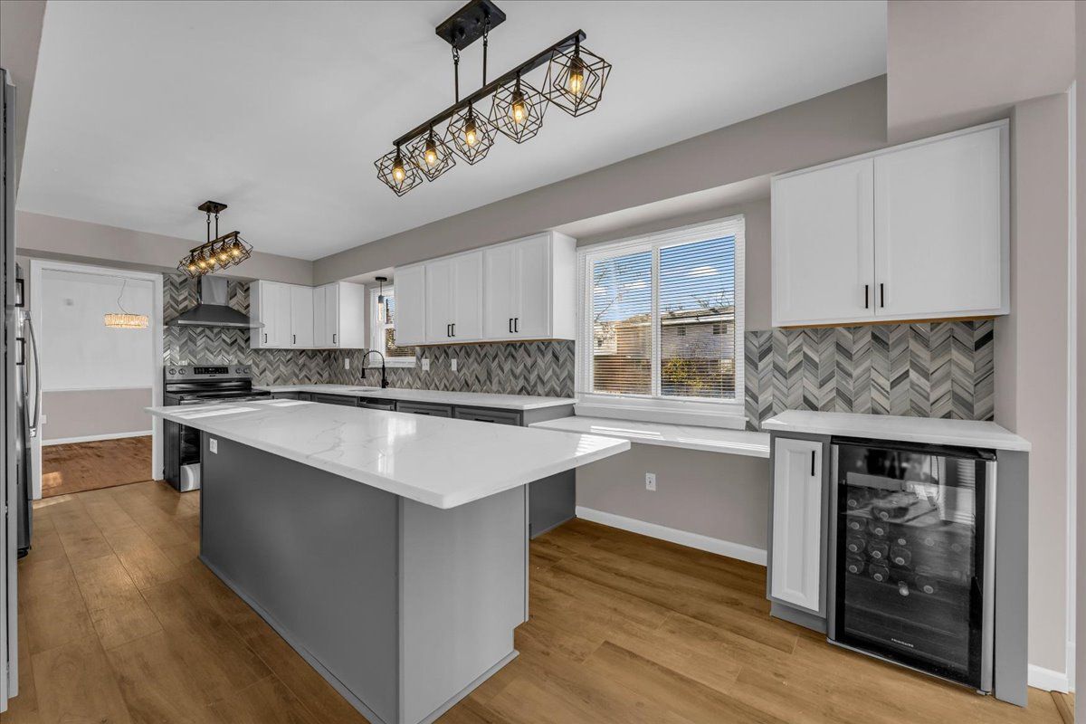 Foto del edificio - 22679 Bell Brook St