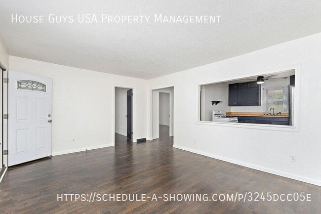 Building Photo - 5400 NE 49th St