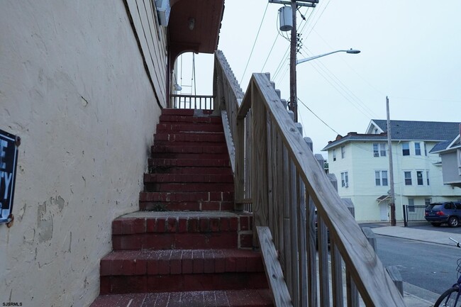 Building Photo - 2 N Annapolis Ave