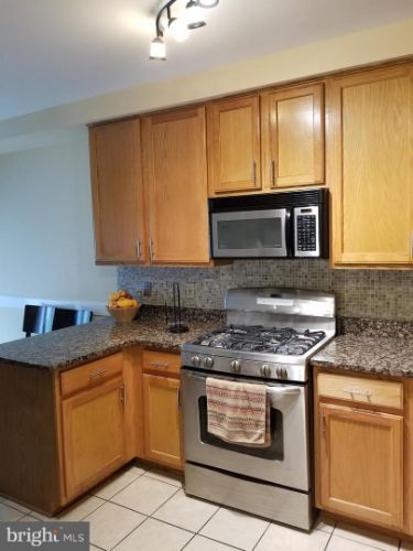 Foto del edificio - 1587 LEEDS CASTLE Dr