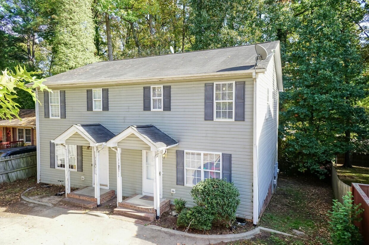 Primary Photo - 1110 E Geer St