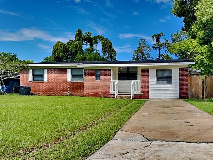 Foto principal - 2511 Green Oak Dr