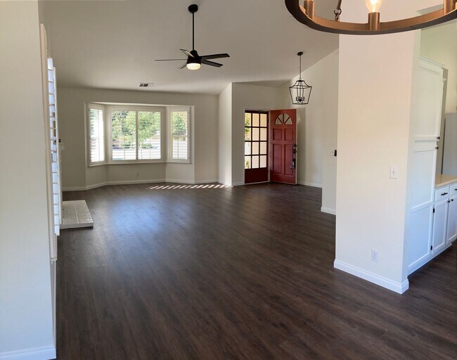 Foto del edificio - Charming Los Alamos Home