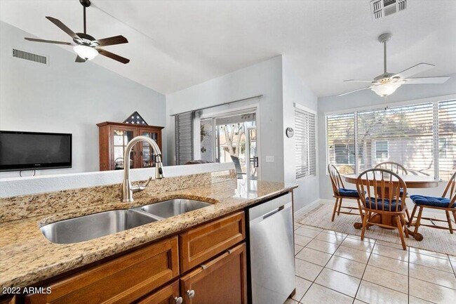 Foto del edificio - Sunbird Active Adult Community, 55+ ,Chandler, 2 bed, 2 bath, single story, gated community