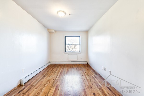 Foto del edificio - Wow! 3BR in Greenwood Heights!